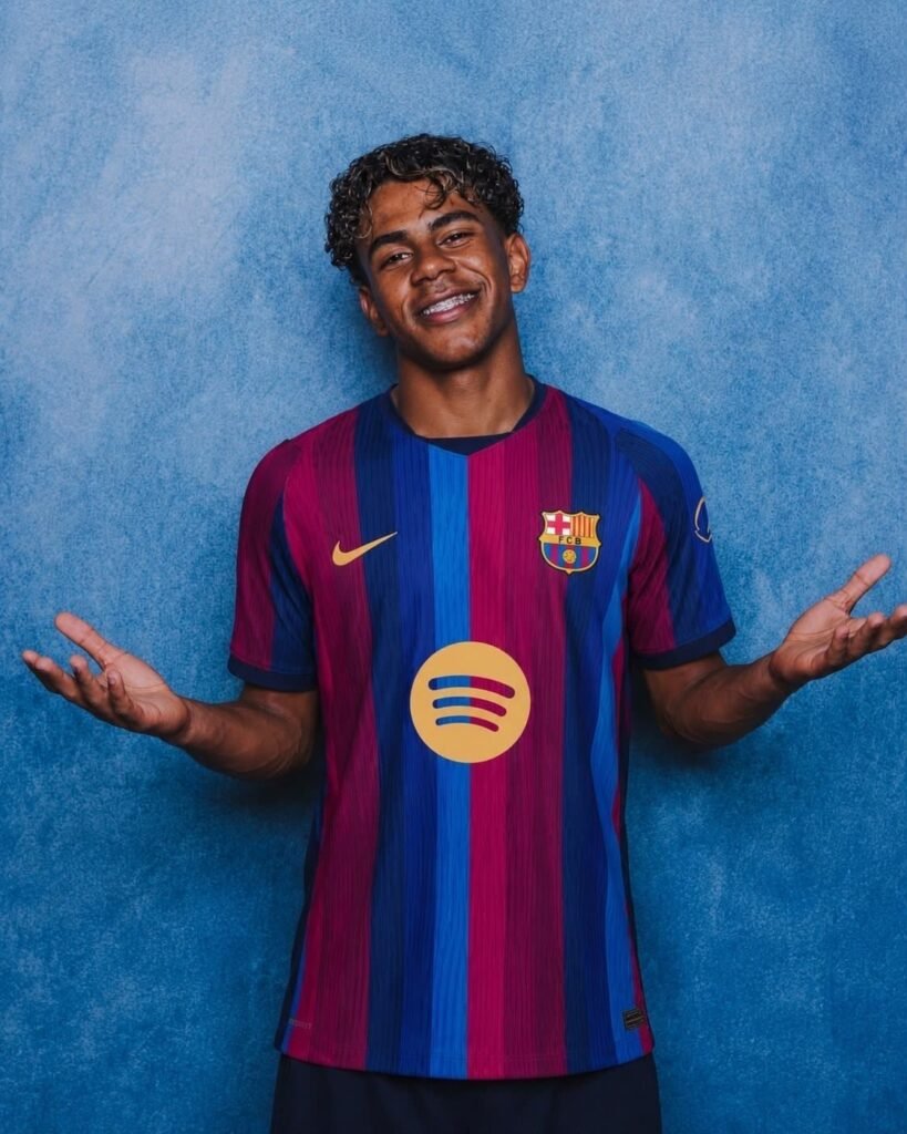قميص برشلونا الاساسي 26/27